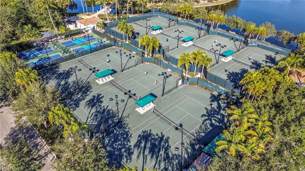 5781 Drummond WAY, NAPLES FL 34119-43