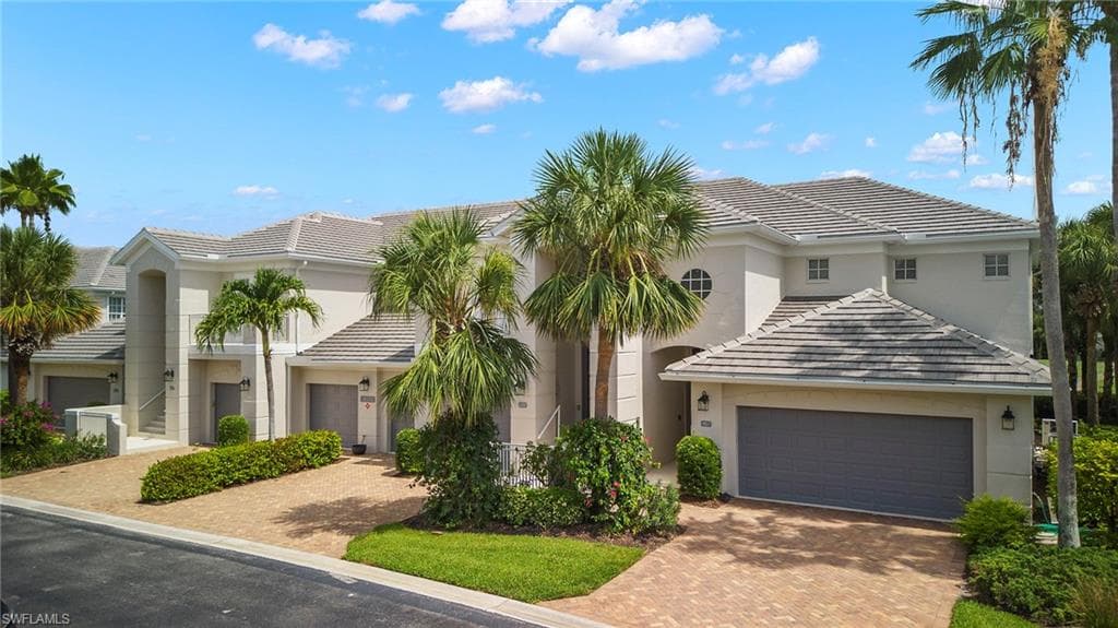 9520 Cypress Hammock CIR # 102, ESTERO FL 34135-1