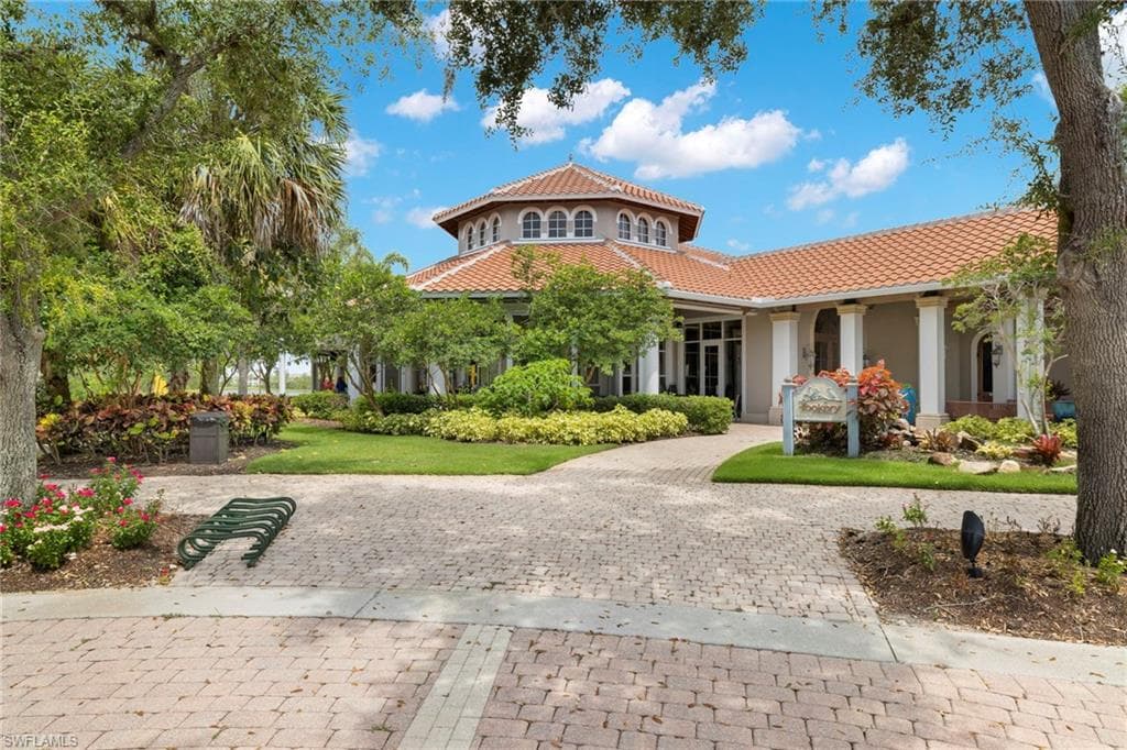 9520 Cypress Hammock CIR # 102, ESTERO FL 34135-39