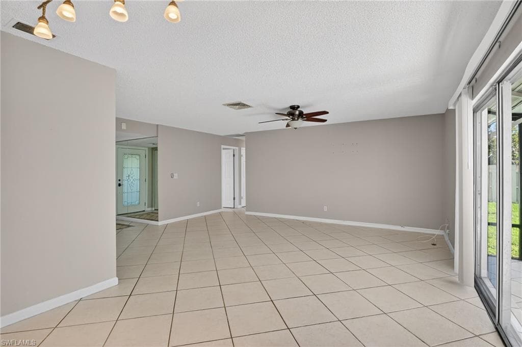 1336 Lake Shore DR, NAPLES FL 34103-5