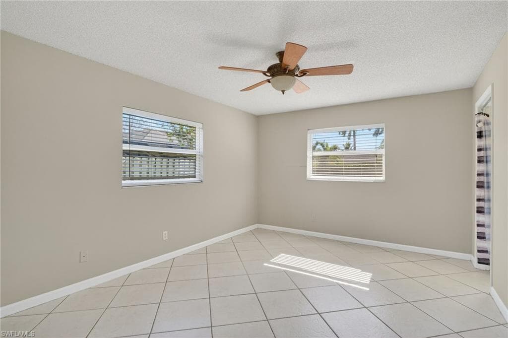 1336 Lake Shore DR, NAPLES FL 34103-15