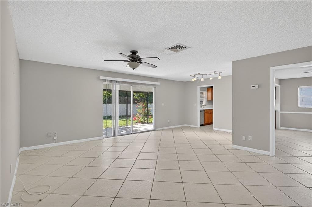 1336 Lake Shore DR, NAPLES FL 34103-4