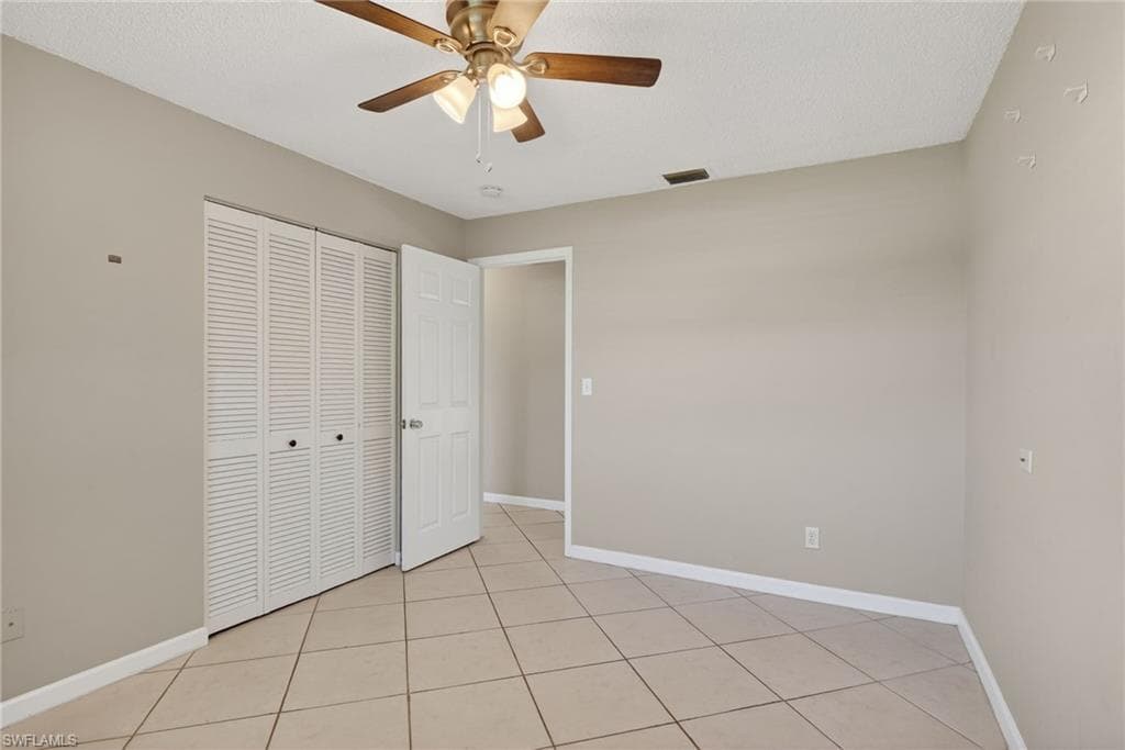 1336 Lake Shore DR, NAPLES FL 34103-23