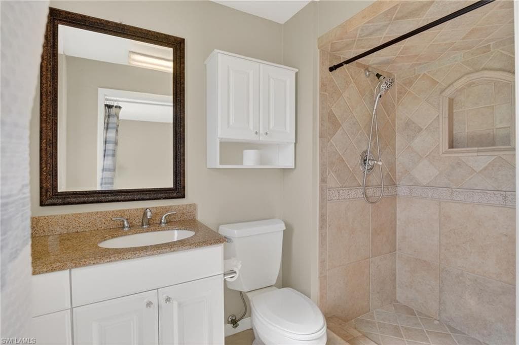 1336 Lake Shore DR, NAPLES FL 34103-17