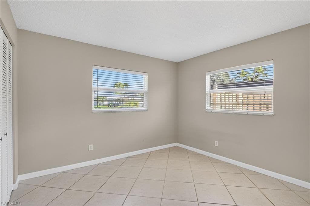 1336 Lake Shore DR, NAPLES FL 34103-18