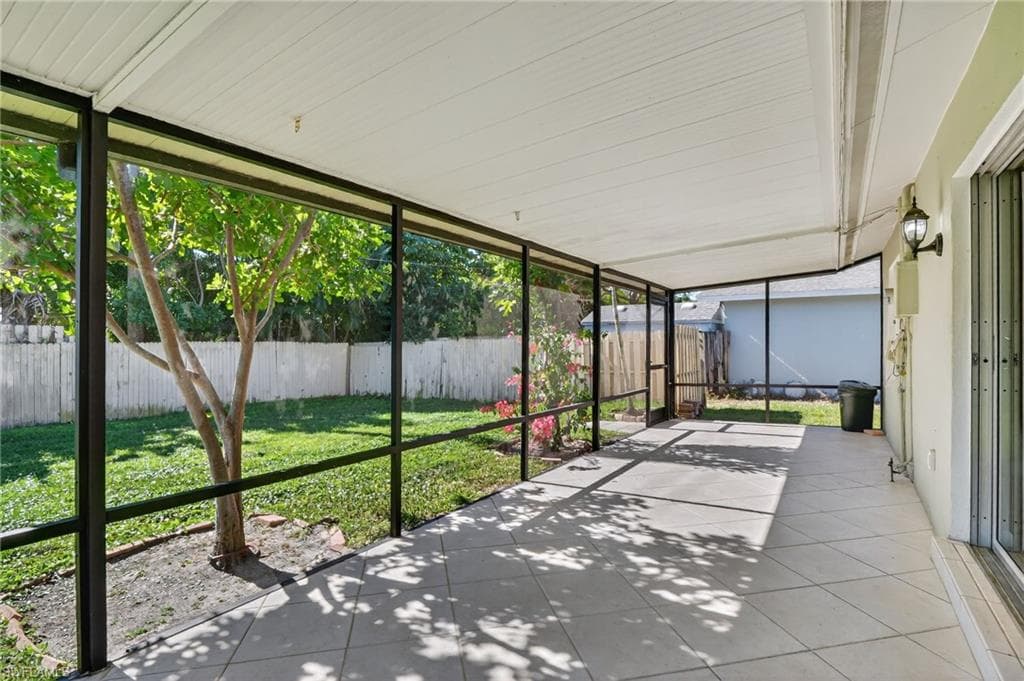 1336 Lake Shore DR, NAPLES FL 34103-24