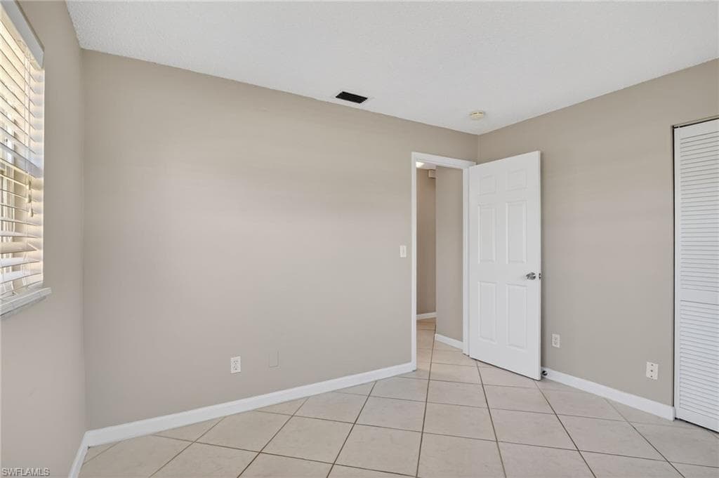 1336 Lake Shore DR, NAPLES FL 34103-20