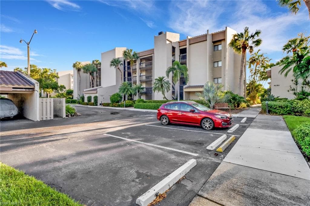 4240 Steamboat BEND # 403, FORT MYERS FL 33919-26