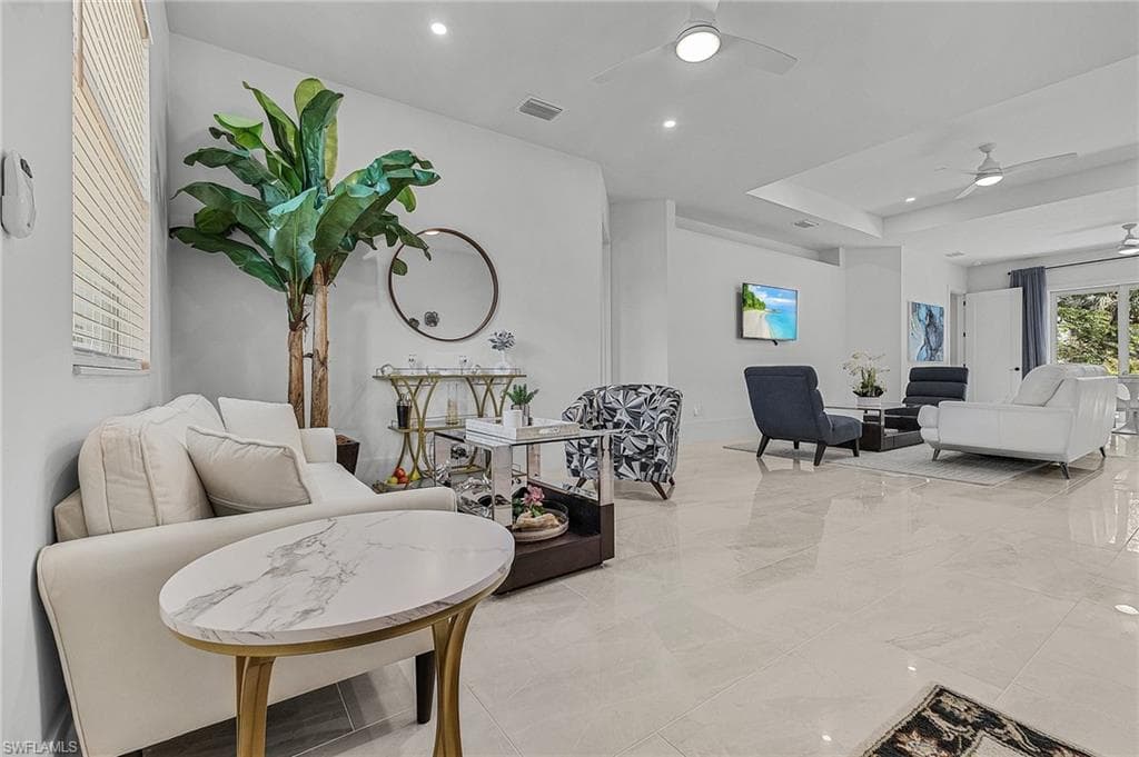 2499 Pine ST, NAPLES FL 34112-6
