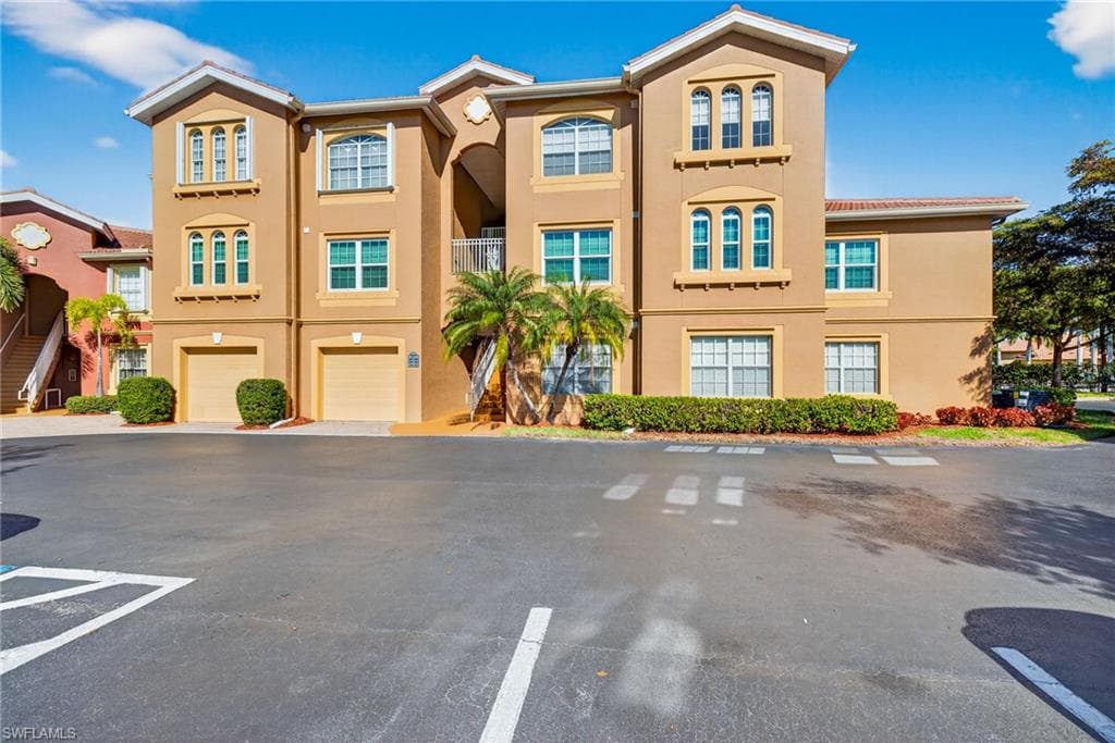 15585 Ocean Walk CIR # 215, FORT MYERS FL 33908-1