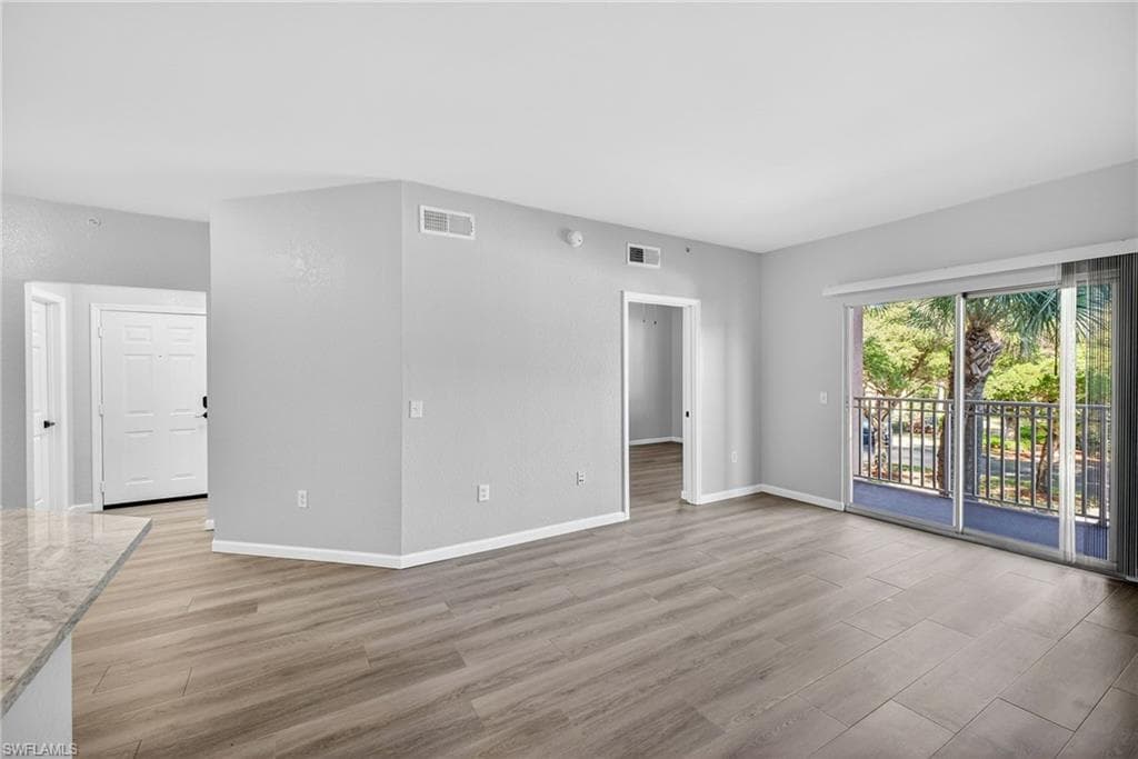 15585 Ocean Walk CIR # 215, FORT MYERS FL 33908-5
