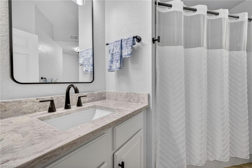 15585 Ocean Walk CIR # 215, FORT MYERS FL 33908-14