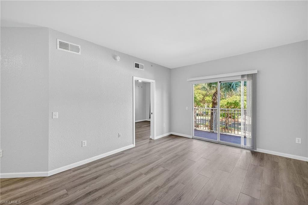15585 Ocean Walk CIR # 215, FORT MYERS FL 33908-6
