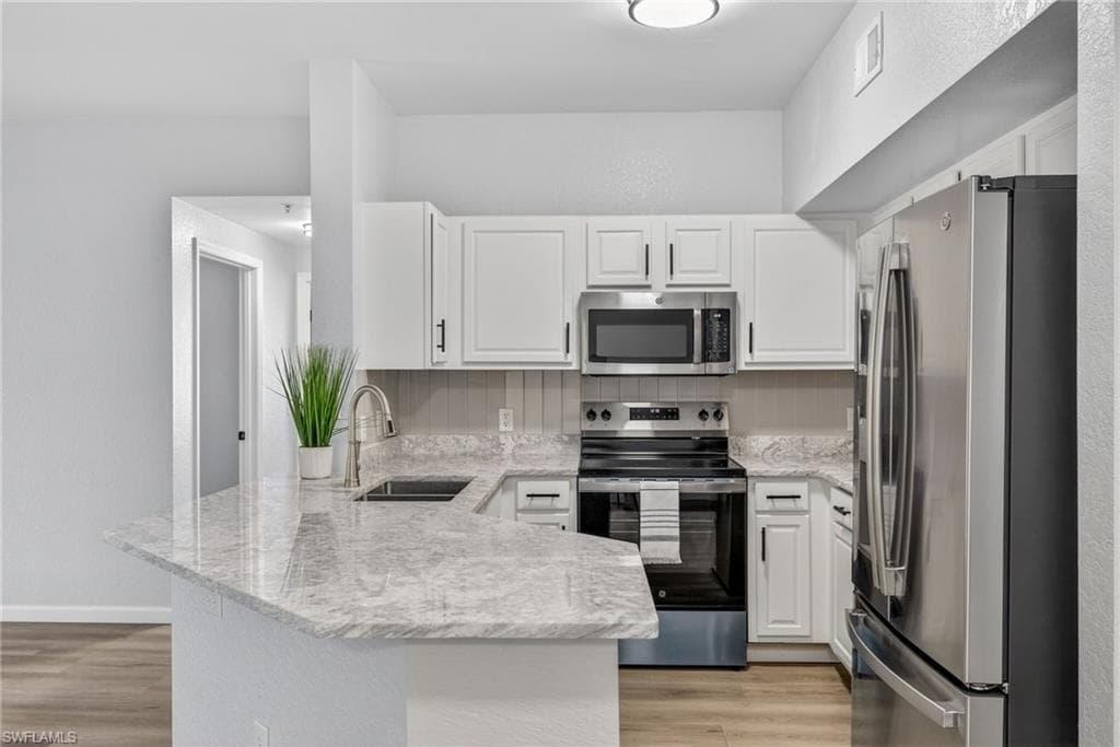 15585 Ocean Walk CIR # 215, FORT MYERS FL 33908-3