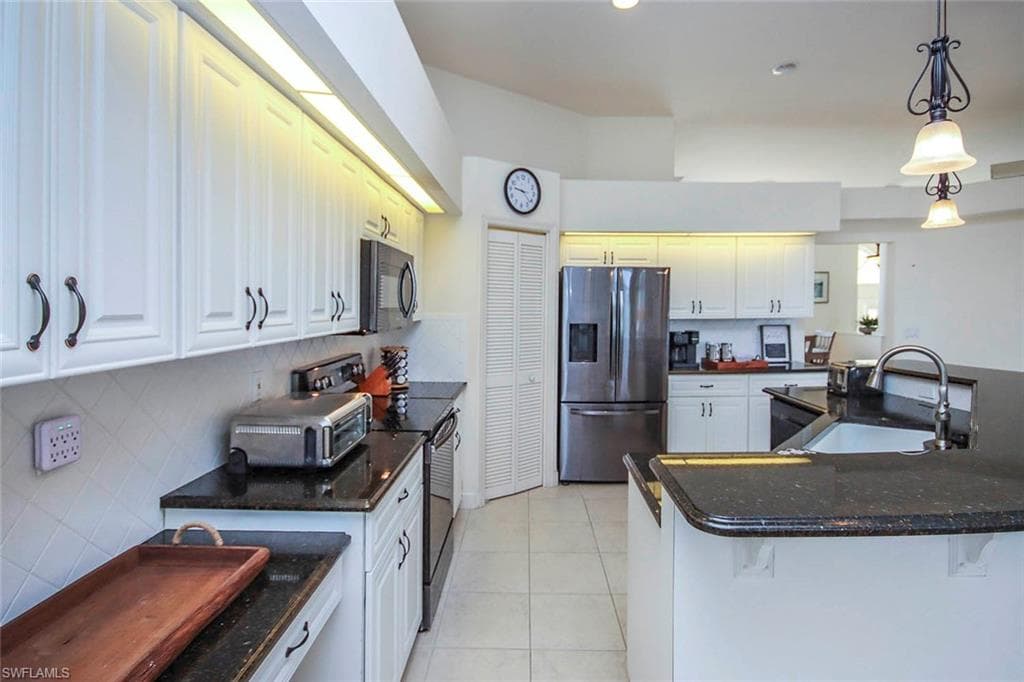 1319 Par View DR, SANIBEL FL 33957-4