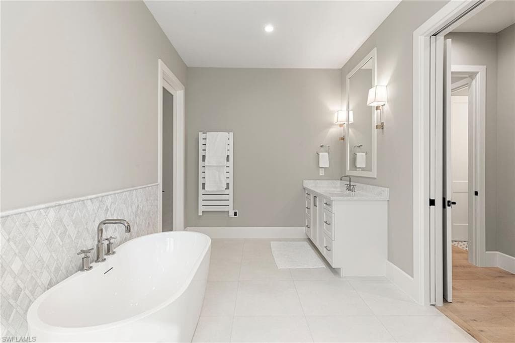 2036 Cambridge Park DR, NAPLES FL 34109-21