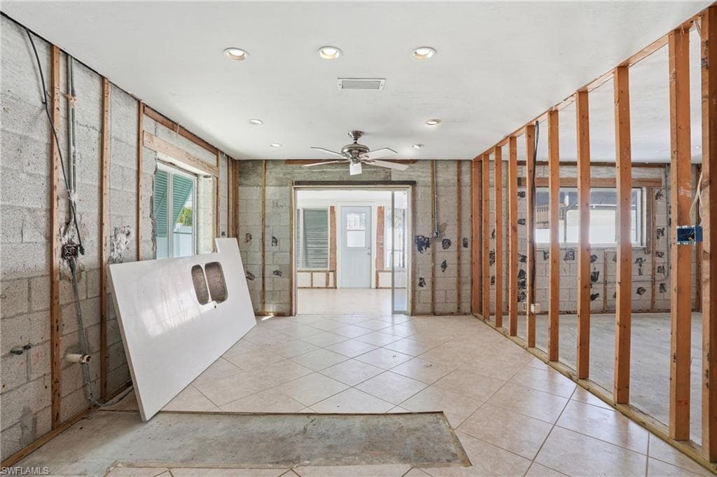 193 Hibiscus DR, FORT MYERS BEACH FL 33931-42