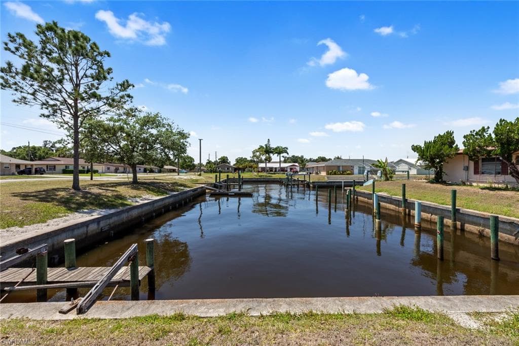 2040 Clarke AVE, FORT MYERS FL 33905-23