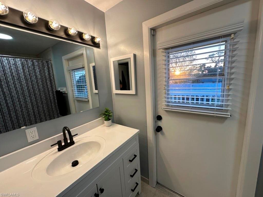 2040 Clarke AVE, FORT MYERS FL 33905-49