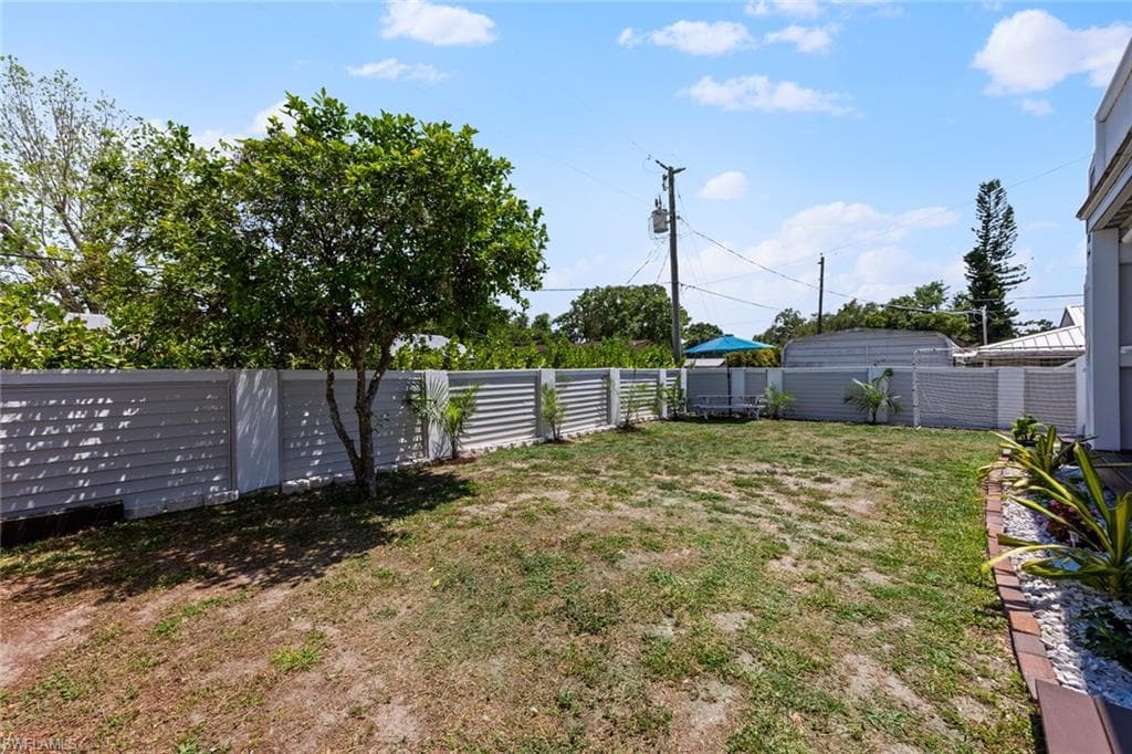 2040 Clarke AVE, FORT MYERS FL 33905-36