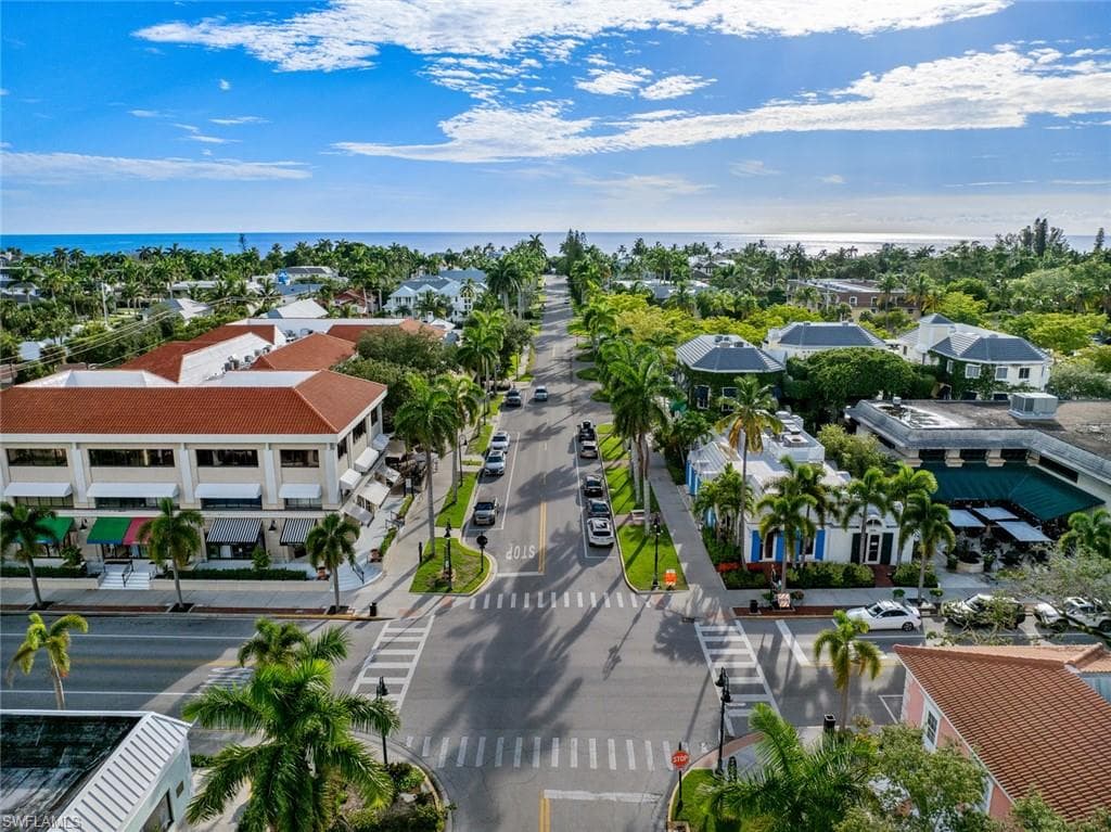 606 Broad AVE S # J606, NAPLES FL 34102-22