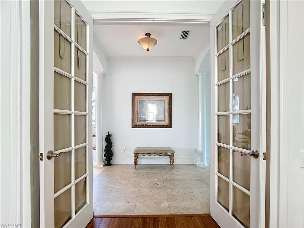 2840 Coco Lakes DR, NAPLES FL 34105-31