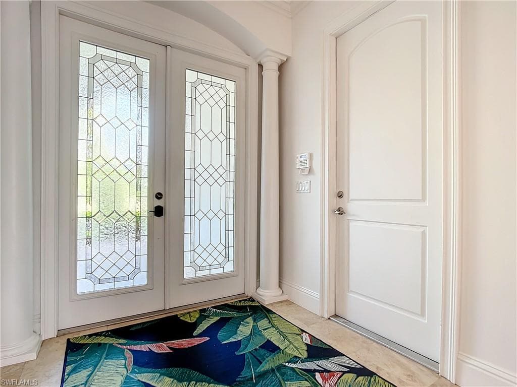 2840 Coco Lakes DR, NAPLES FL 34105-4