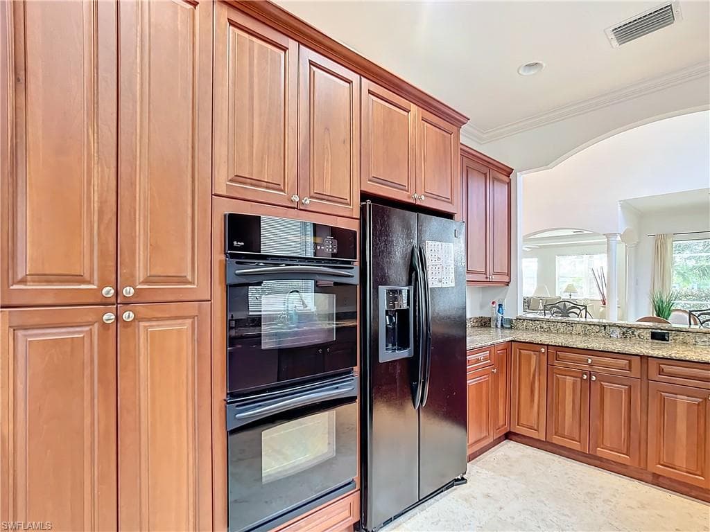 2840 Coco Lakes DR, NAPLES FL 34105-9