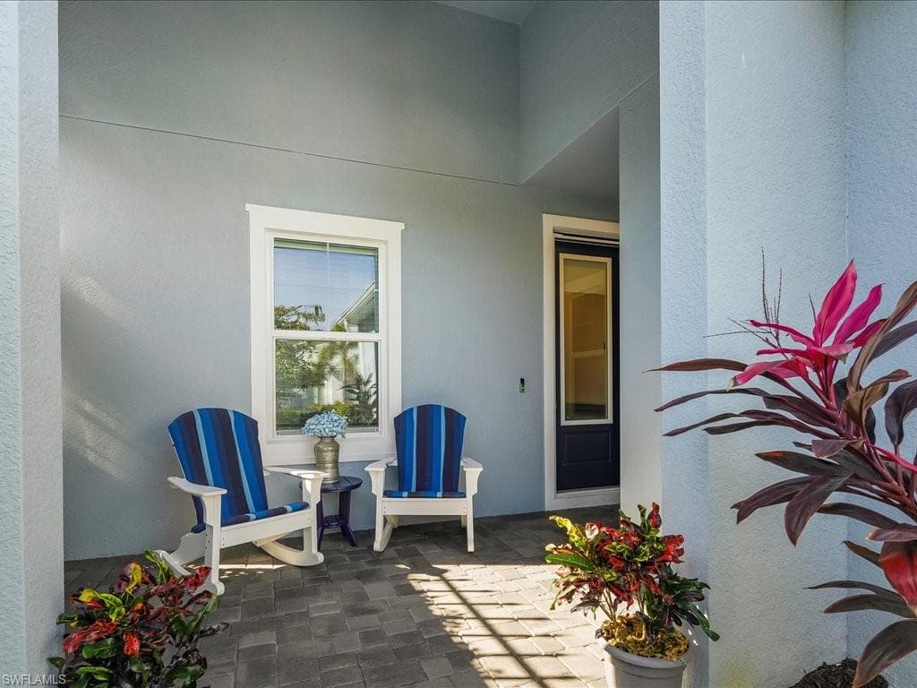 2227 Marquesa CIR, NAPLES FL 34112-1