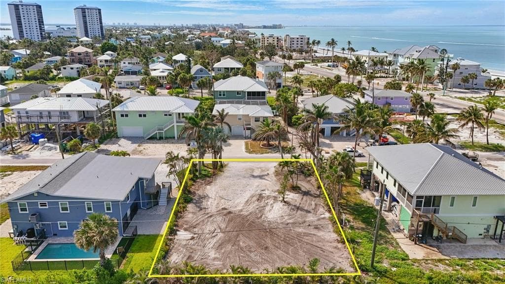 121 Gulf Island DR, FORT MYERS BEACH FL 33931-12