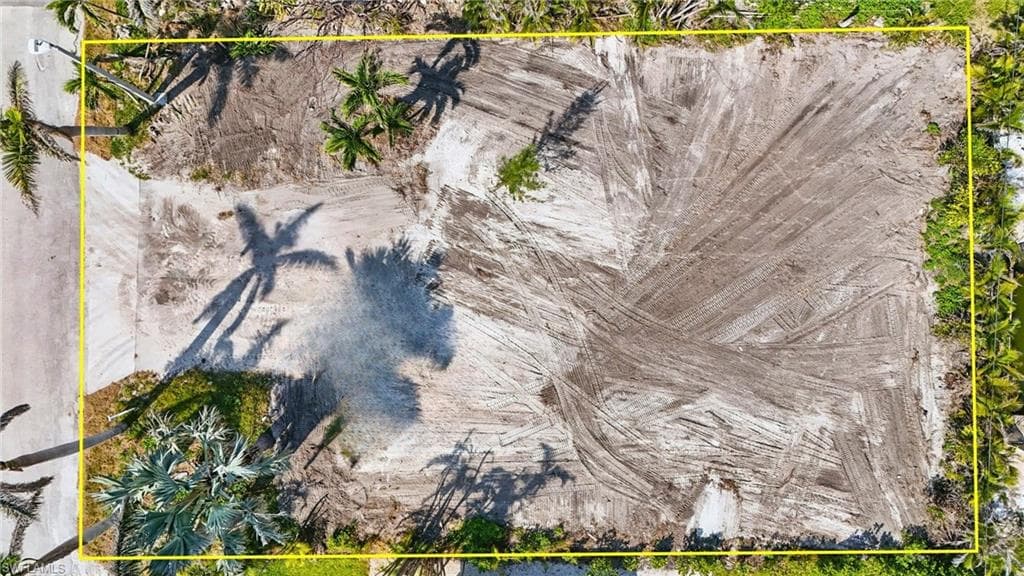 121 Gulf Island DR, FORT MYERS BEACH FL 33931-11