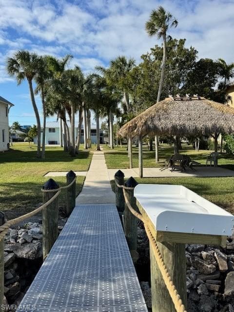 121 Gulf Island DR, FORT MYERS BEACH FL 33931-6