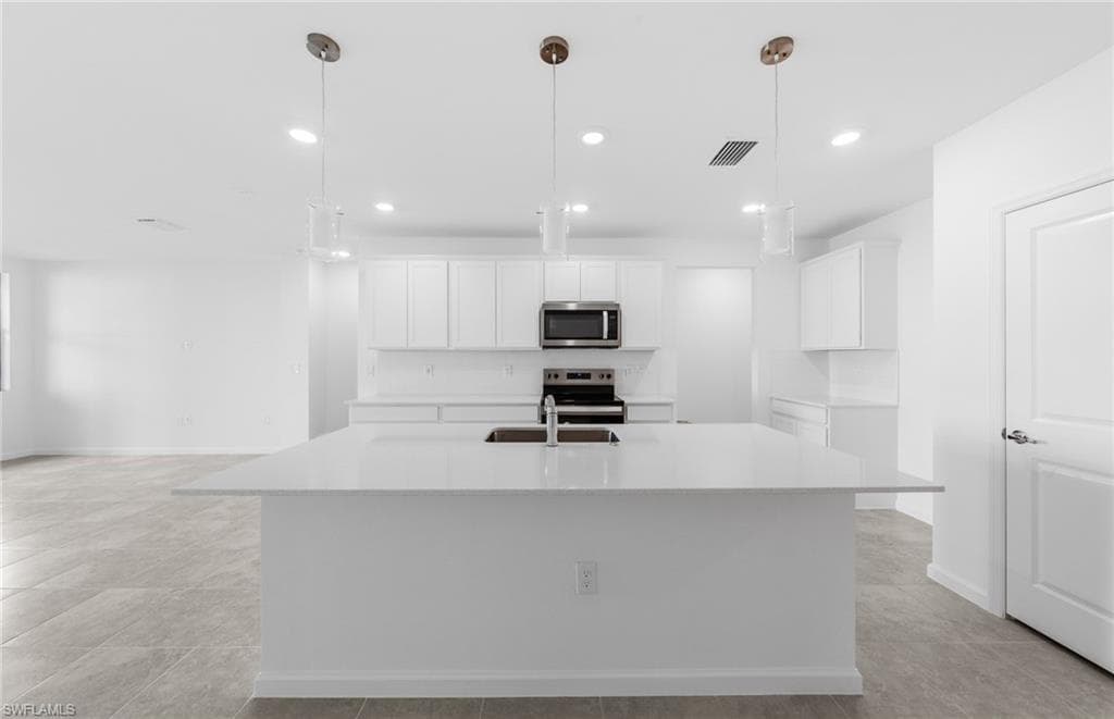 1587 Lake Jessup CIR, CAPE CORAL FL 33909-10