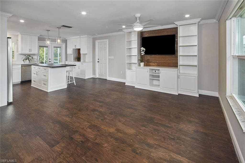 18 Lanai CIR, NAPLES FL 34112-1