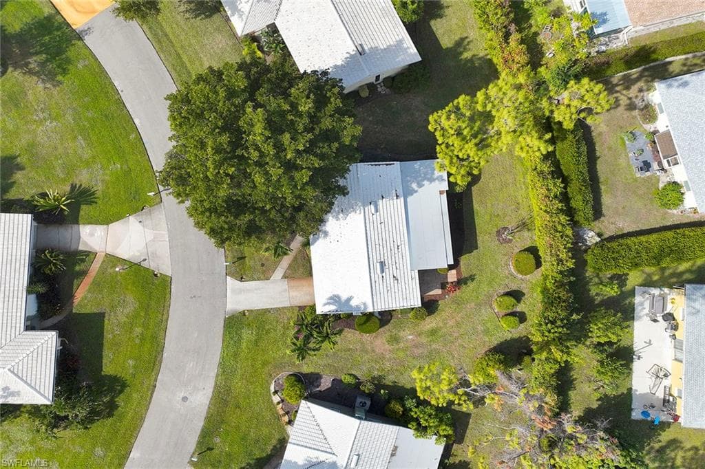 18 Lanai CIR, NAPLES FL 34112-21