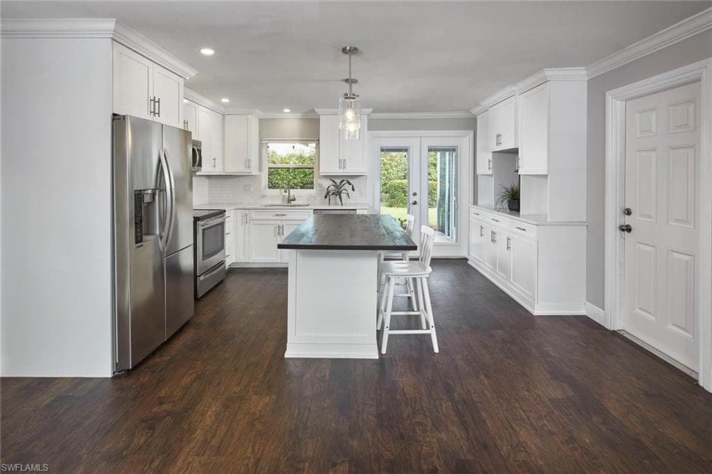 18 Lanai CIR, NAPLES FL 34112-4