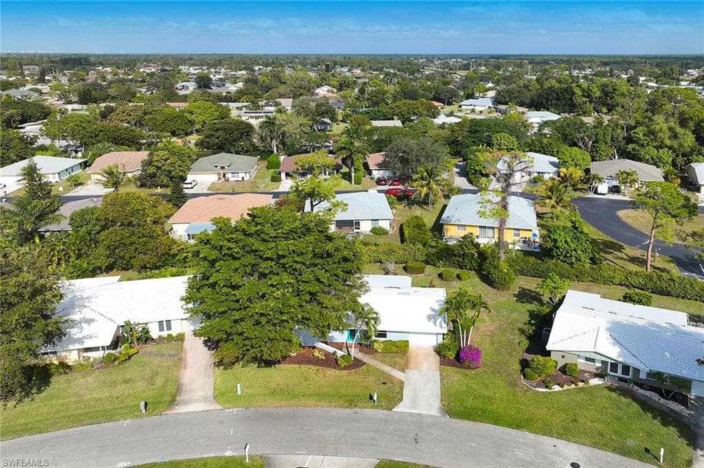 18 Lanai CIR, NAPLES FL 34112-20