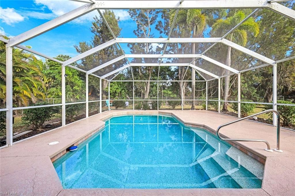 5203 SELBY DR, FORT MYERS FL 33919-26