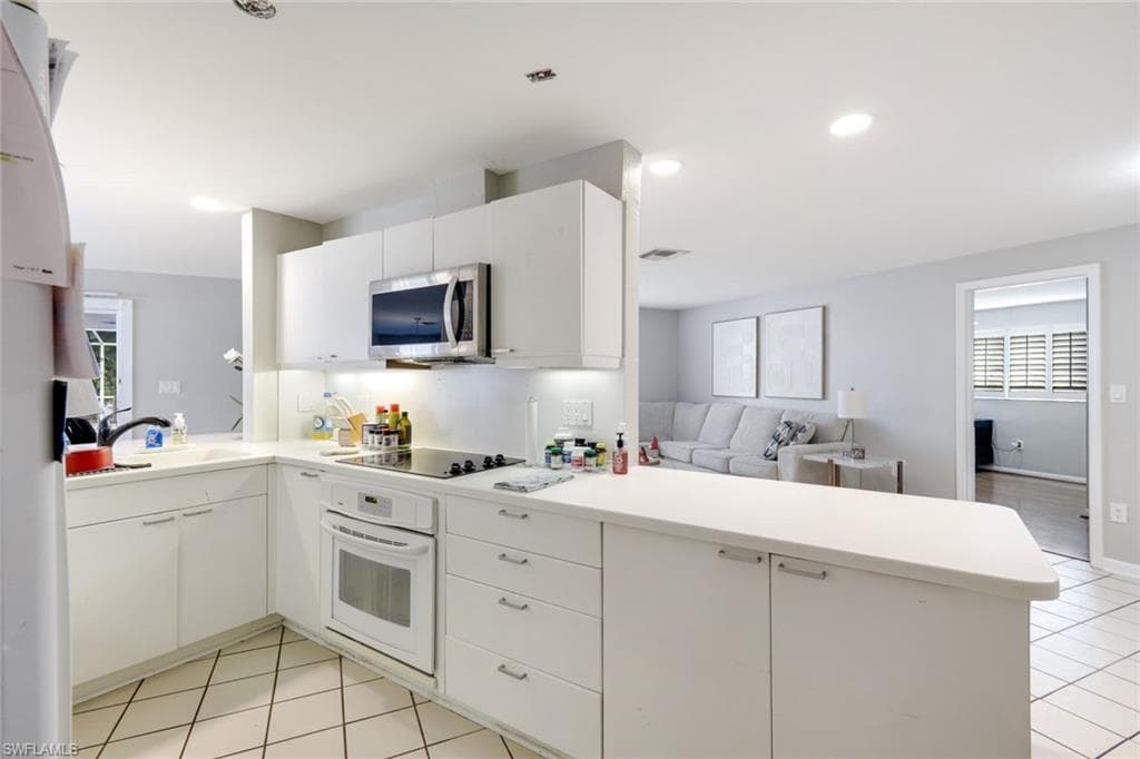 5203 SELBY DR, FORT MYERS FL 33919-11