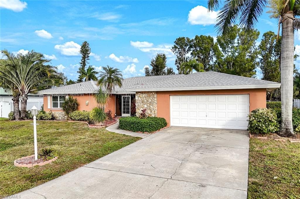 5203 SELBY DR, FORT MYERS FL 33919-4