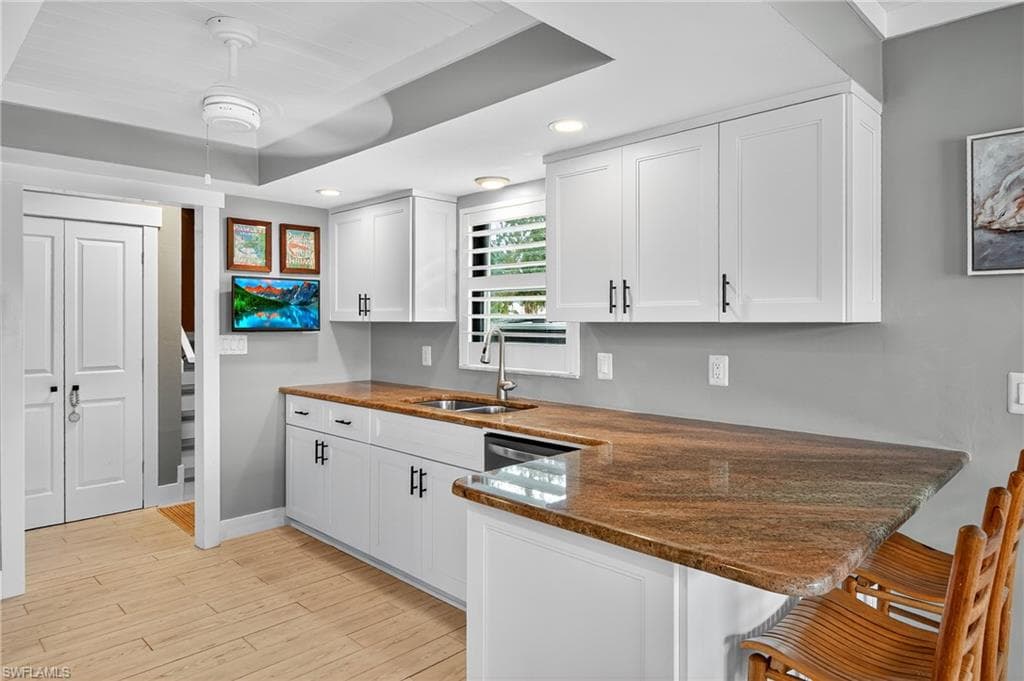 190 Tahiti CIR, NAPLES FL 34113-9