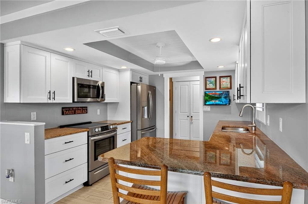 190 Tahiti CIR, NAPLES FL 34113-7