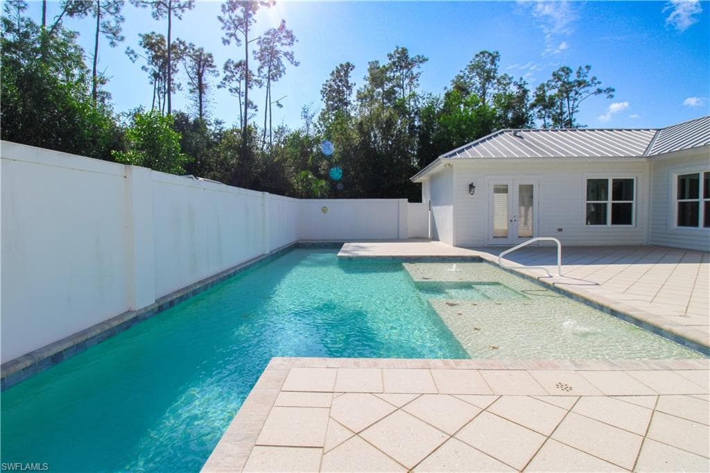 6184 WHITAKER RD, NAPLES FL 34112-1