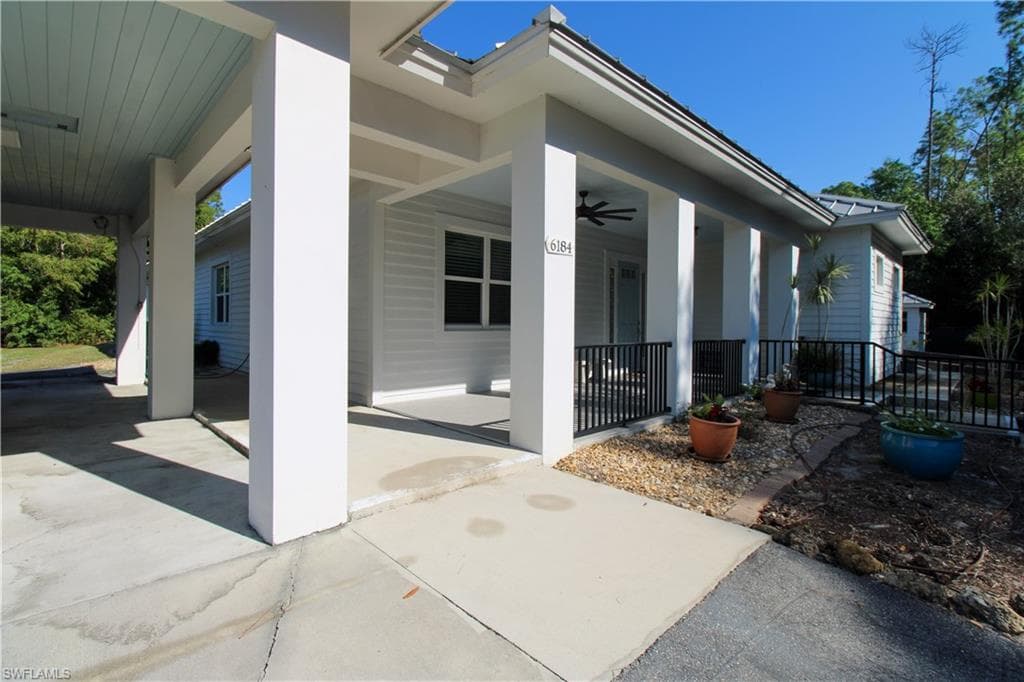 6184 WHITAKER RD, NAPLES FL 34112-8