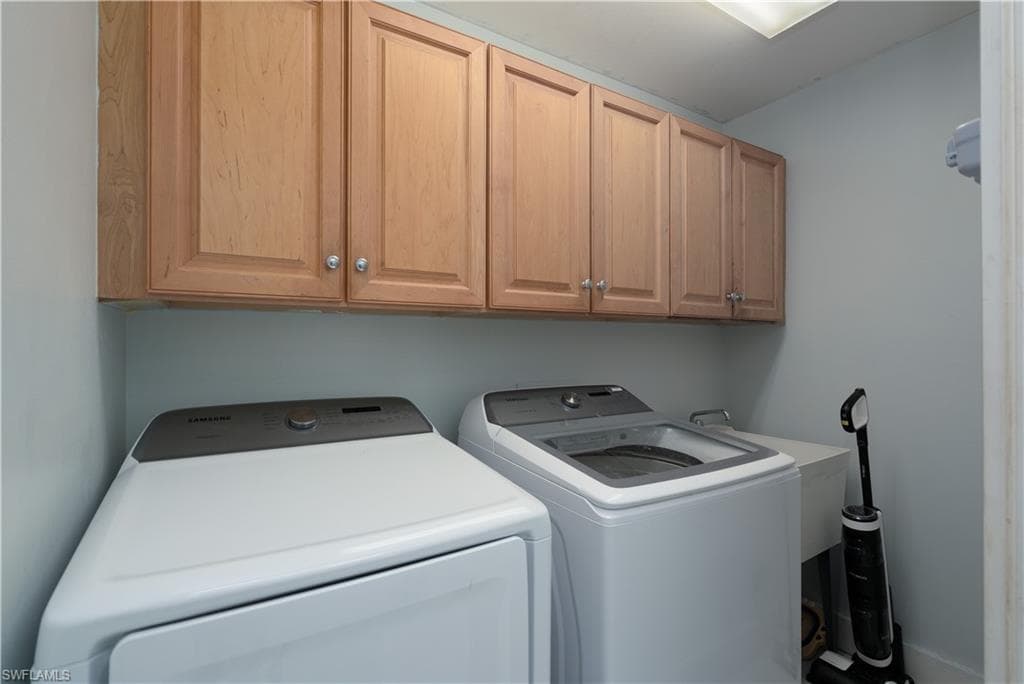 8271 Laurel Lakes WAY, NAPLES FL 34119-13