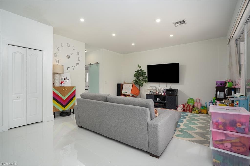 8271 Laurel Lakes WAY, NAPLES FL 34119-3