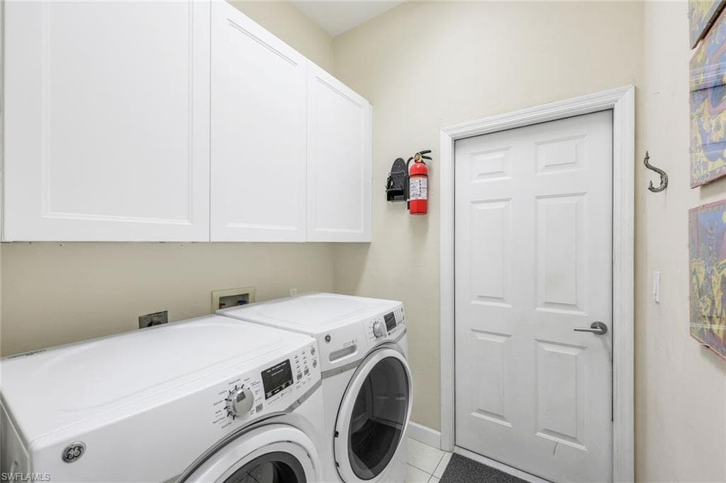11481 Kestrel CT, NAPLES FL 34119-22