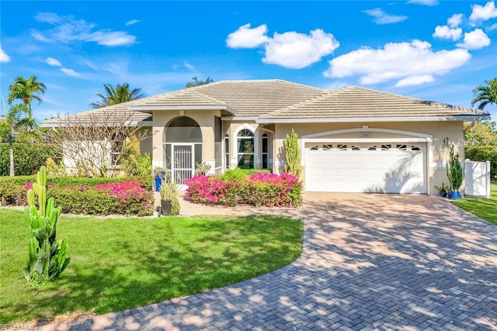 11481 Kestrel CT, NAPLES FL 34119-1