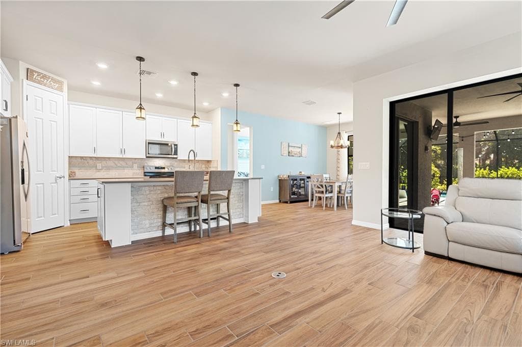 3944 Black Eagle LN, FORT MYERS FL 33966-22