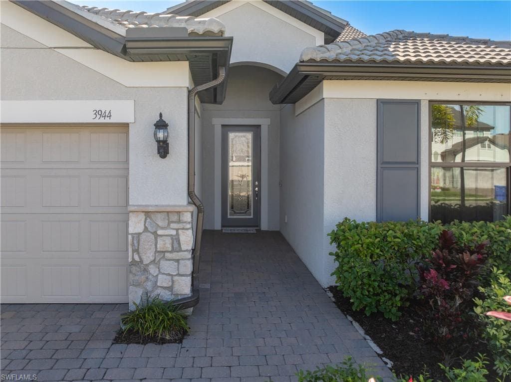 3944 Black Eagle LN, FORT MYERS FL 33966-45
